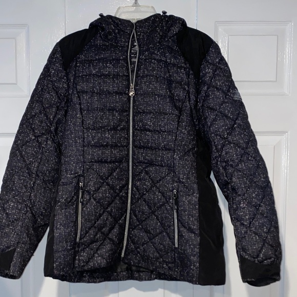 ZeroXposur Jackets & Blazers - ZeroXposur Women's Quilted Hooded Puffer Jacket in Black and Charcoal